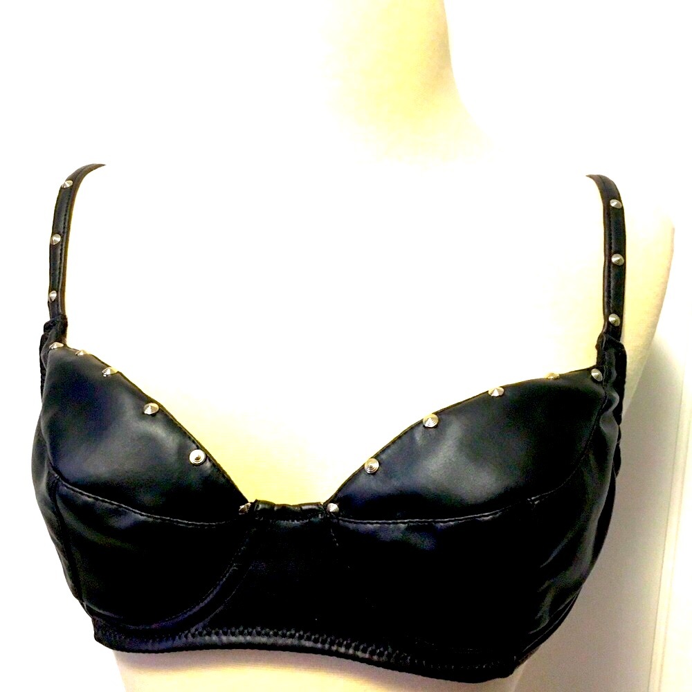 FREDERICK’S of HOLLYWOOD black faux leather silver stud bra 34C